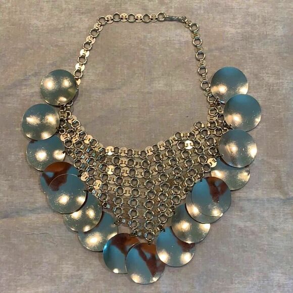 Statement 17 Silver circle pendants held by mesh necklace, Boho style - Picture 2 of 2